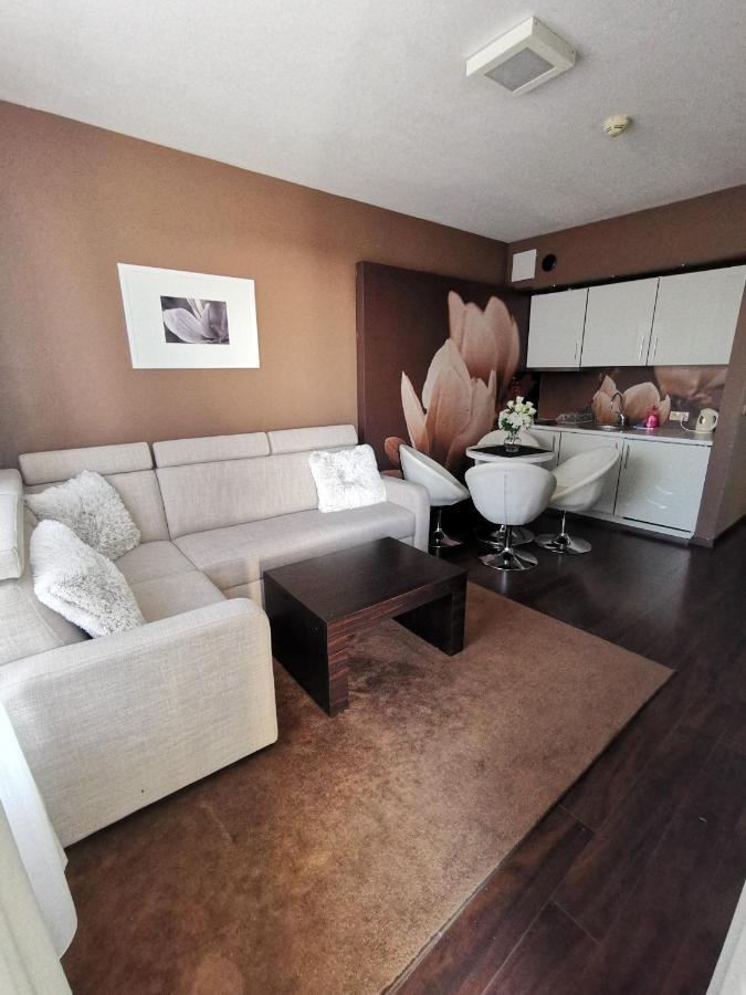 Apartament Prywatny Salon Z Aneksem Kuchennym I Sypialnia W Hotelu Diva Kolobrzeg Exterior photo