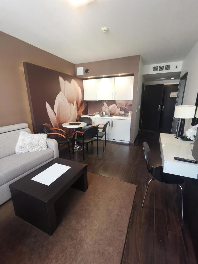 Apartament Prywatny Salon Z Aneksem Kuchennym I Sypialnia W Hotelu Diva Kolobrzeg Exterior photo